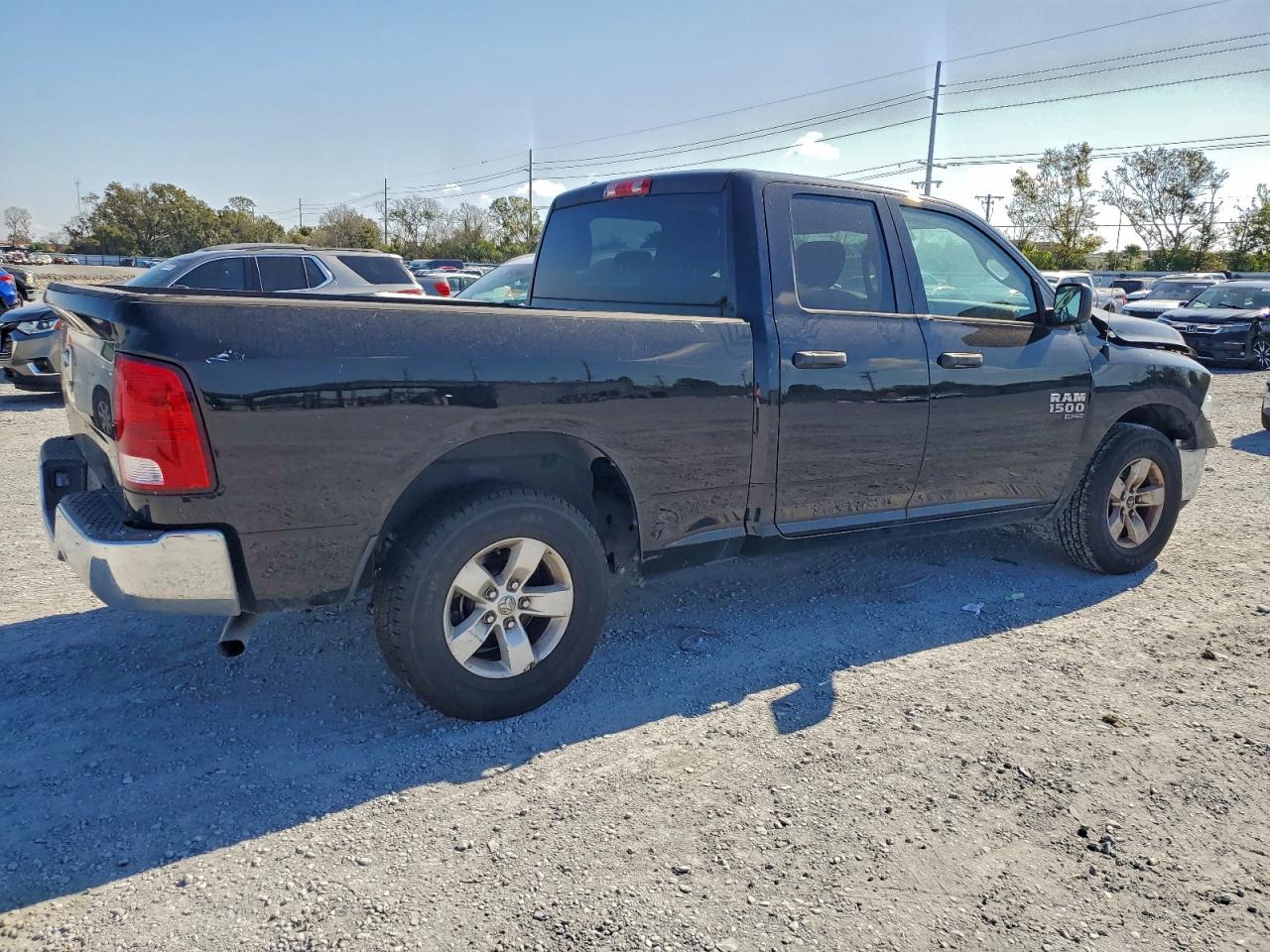 2022 RAM 1500 CLASSIC TRADESMAN photo 3