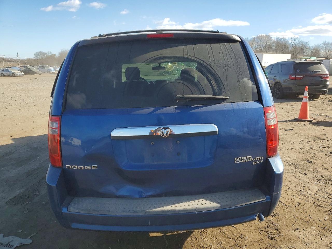 2010 DODGE GRAND CARAVAN SXT photo 6