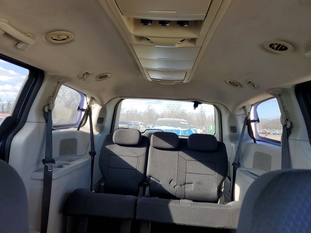2010 DODGE GRAND CARAVAN SXT photo 10