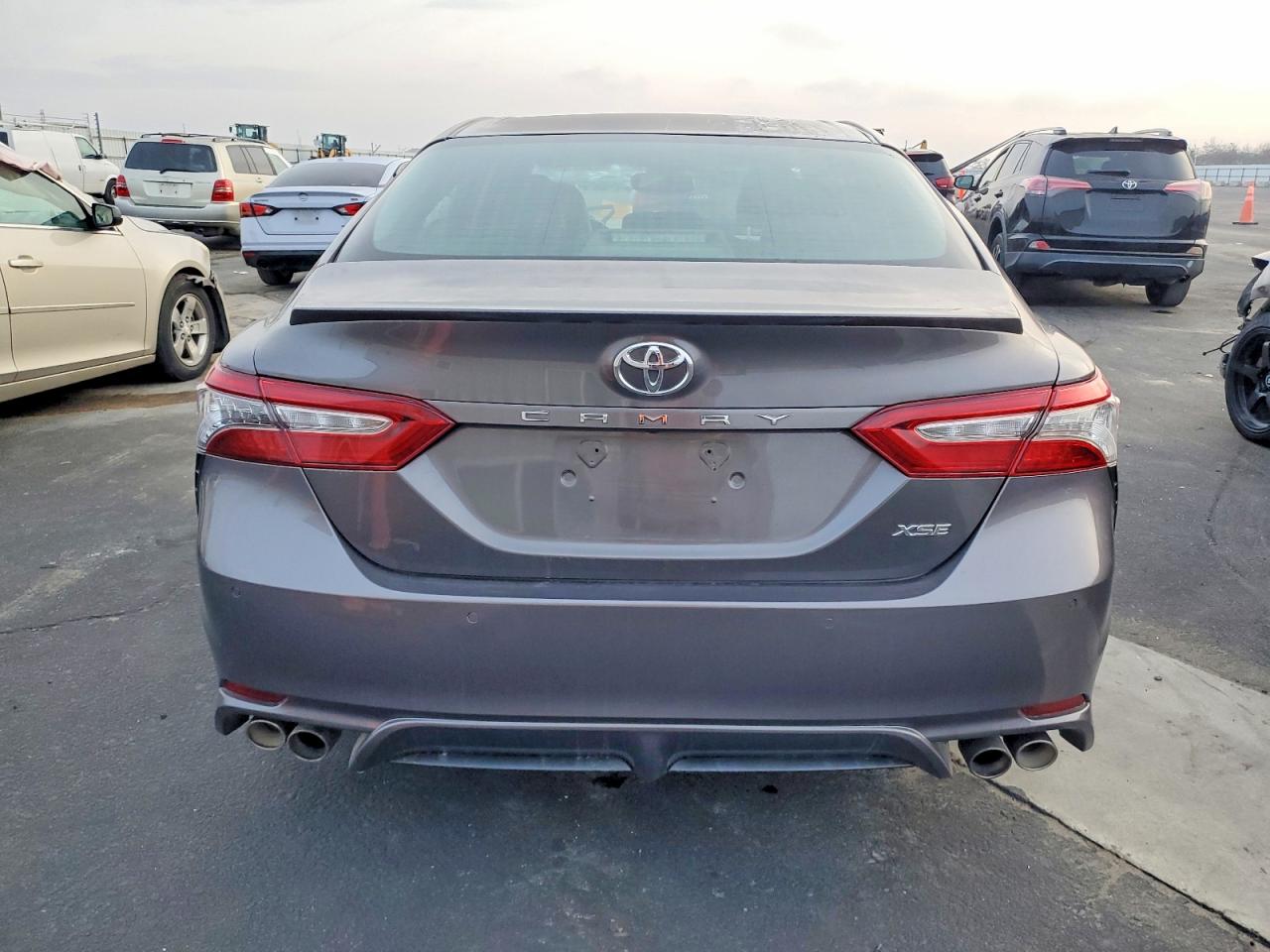 2018 TOYOTA CAMRY XSE photo 6