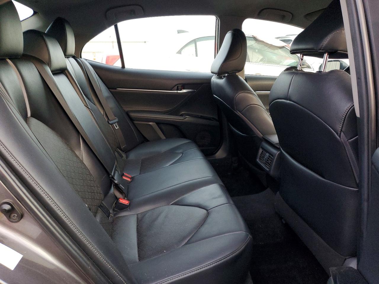 2018 TOYOTA CAMRY XSE photo 10