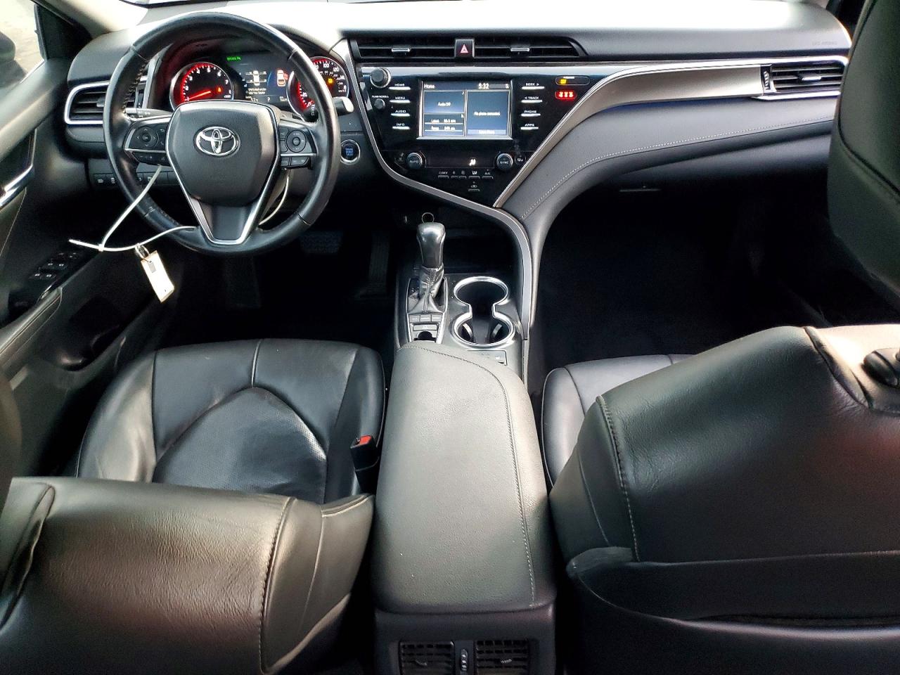 2018 TOYOTA CAMRY XSE photo 8