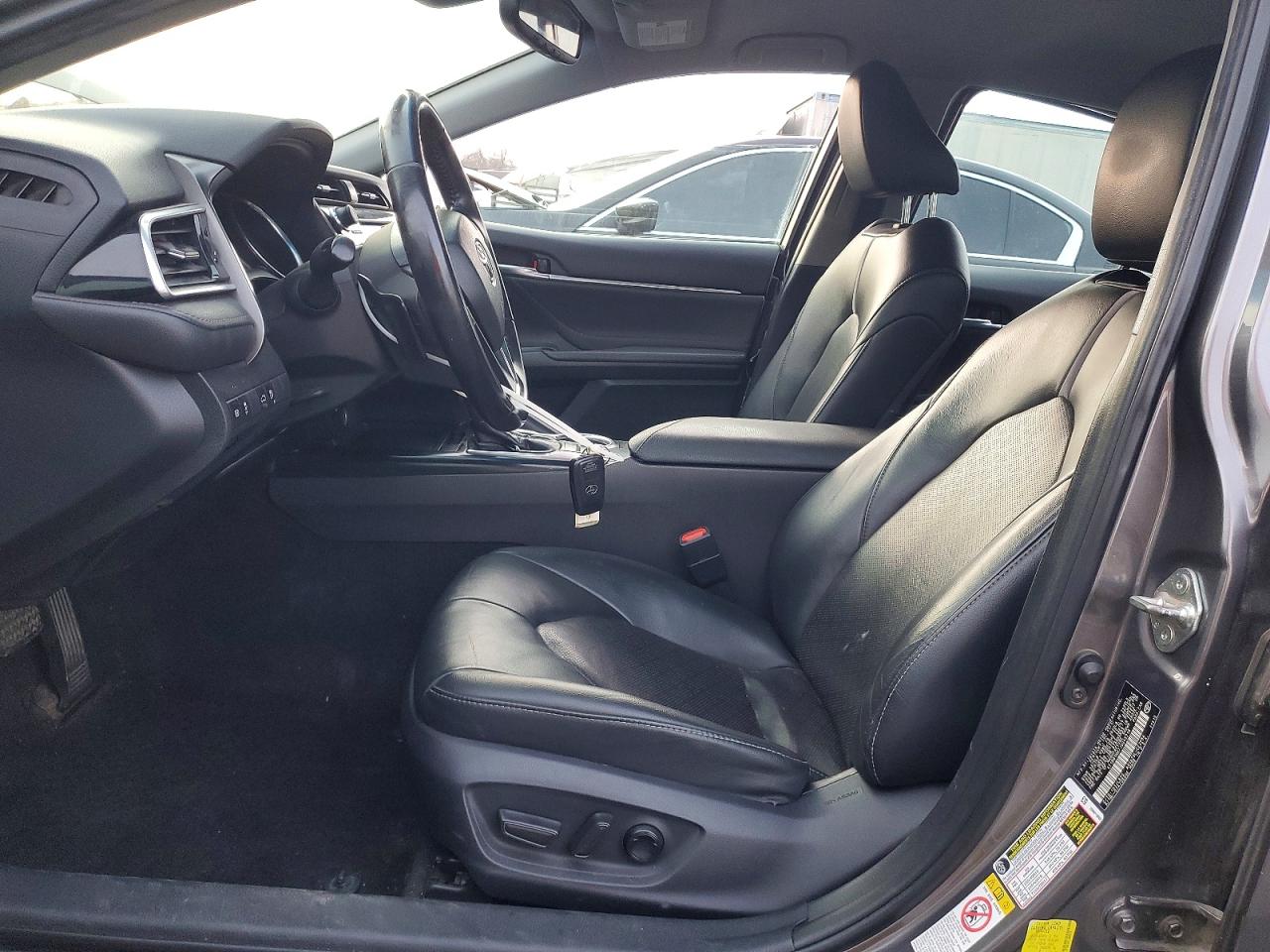 2018 TOYOTA CAMRY XSE photo 7