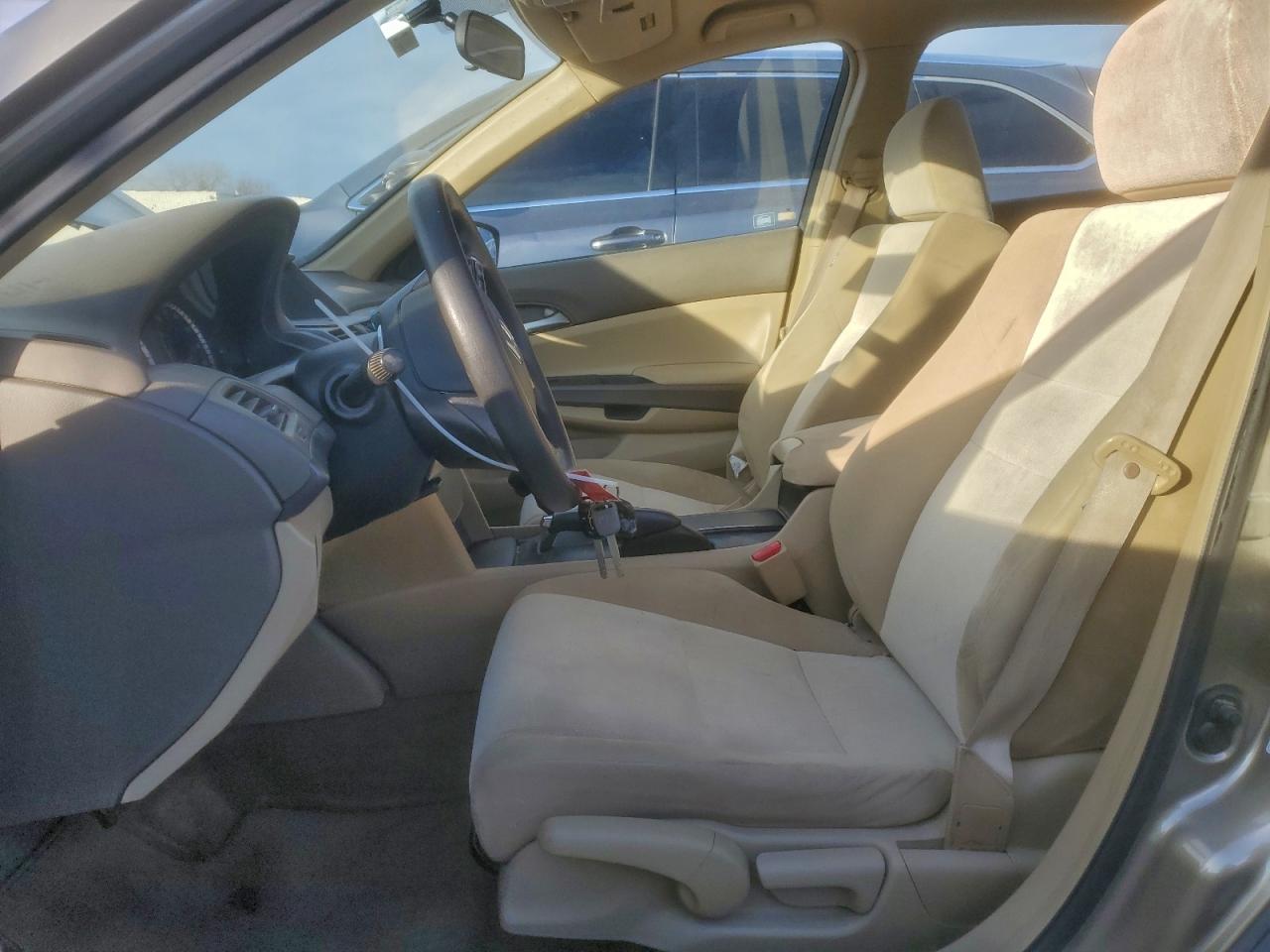 2009 HONDA ACCORD LX photo 7