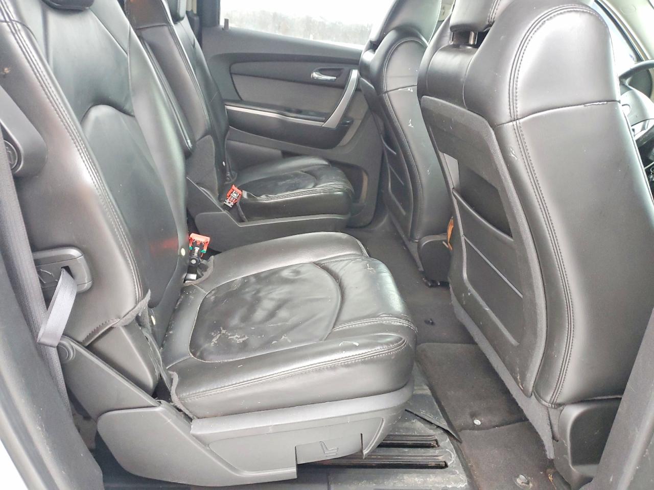 2009 SATURN OUTLOOK XR photo 11