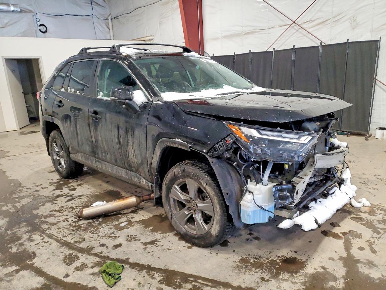 2024 TOYOTA RAV4 XLE photo 4