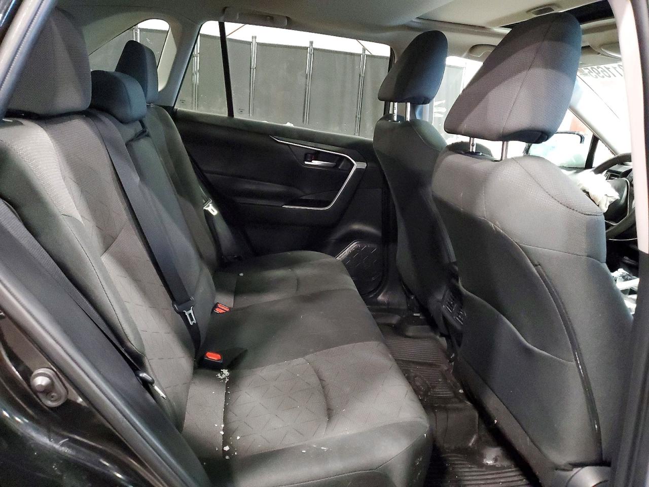 2024 TOYOTA RAV4 XLE photo 11