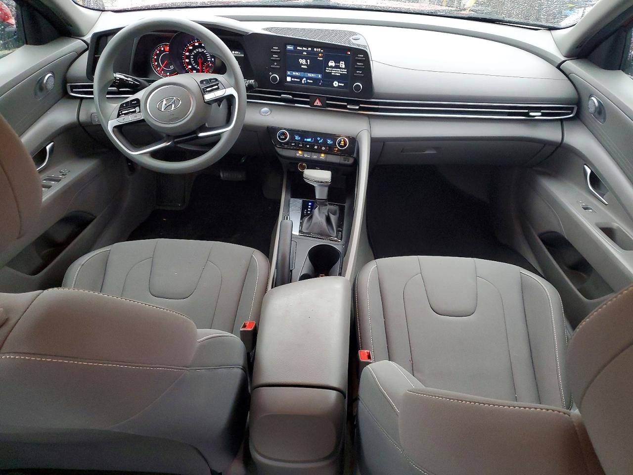 2022 HYUNDAI ELANTRA SEL photo 8