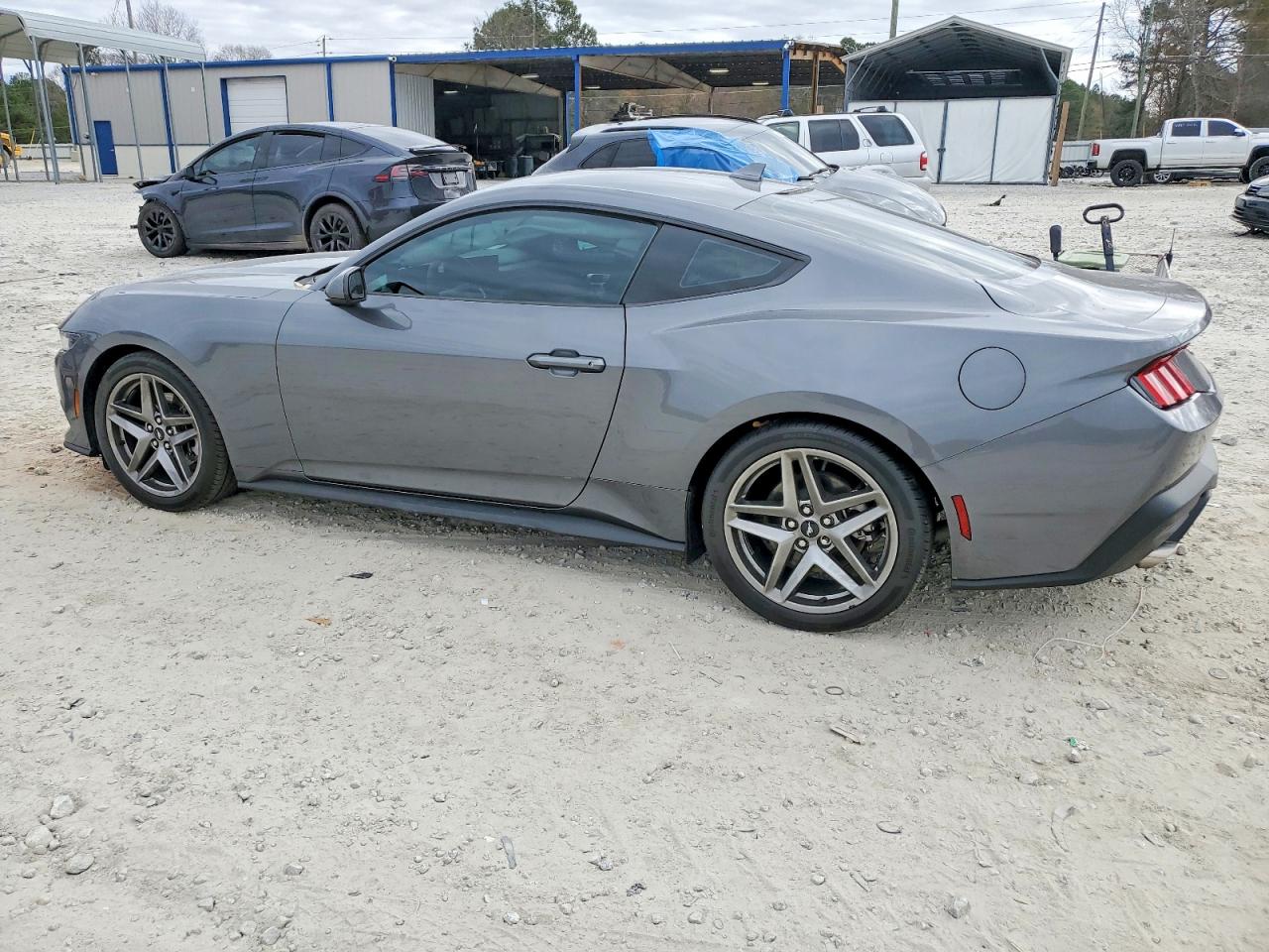 2024 FORD MUSTANG photo 2