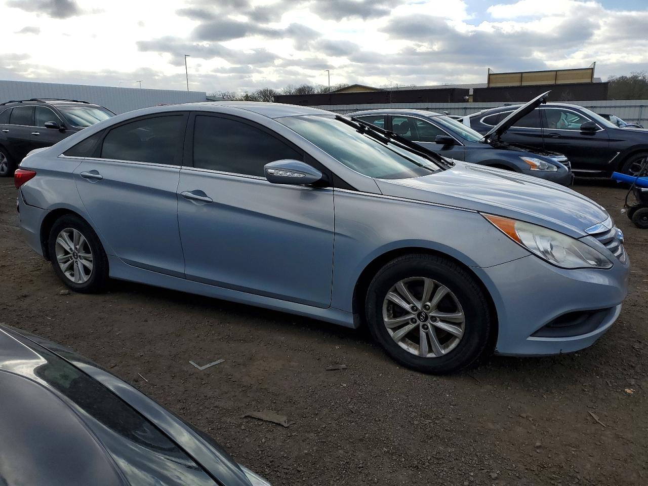 2014 HYUNDAI SONATA GLS photo 4