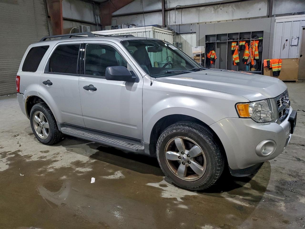 2012 FORD ESCAPE XLT photo 4