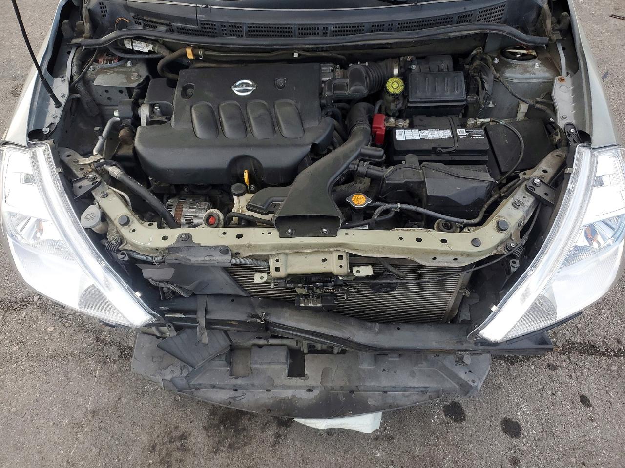 2011 NISSAN VERSA S photo 11