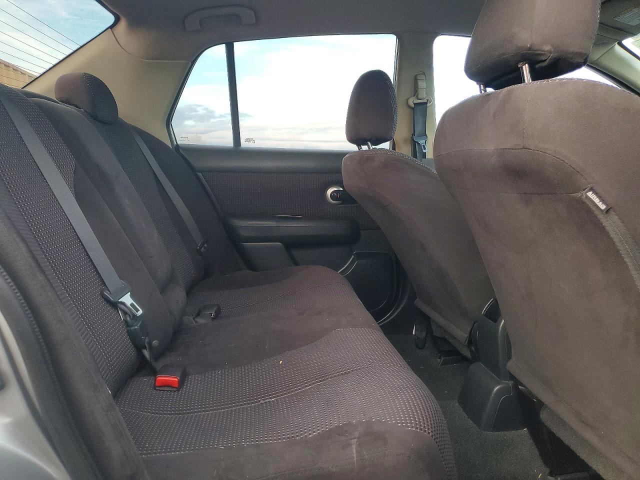 2011 NISSAN VERSA S photo 10