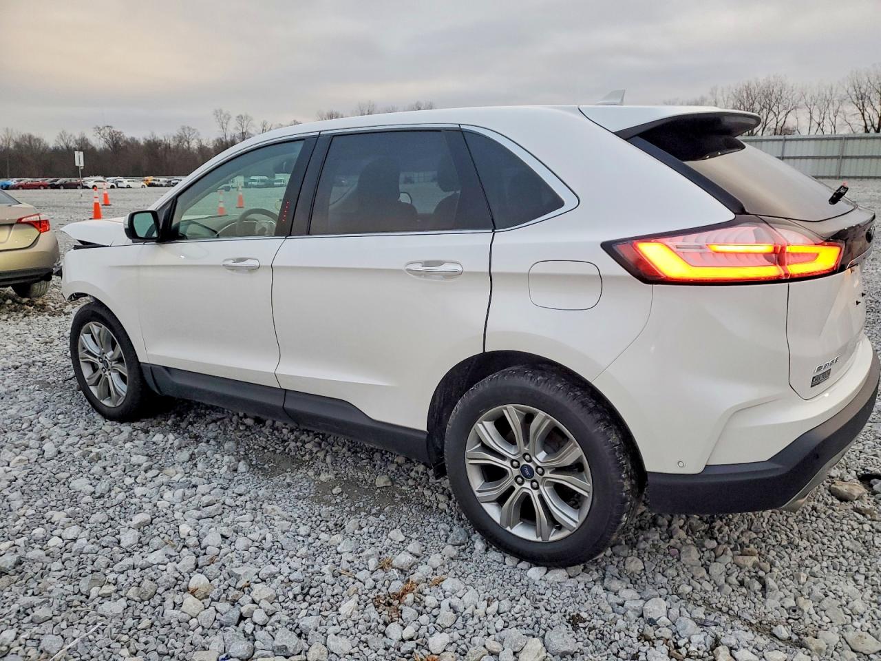 2019 FORD EDGE TITANIUM photo 2
