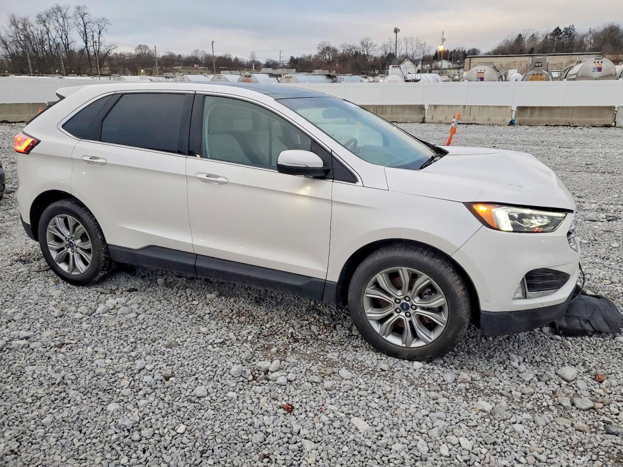 2019 FORD EDGE TITANIUM photo 4