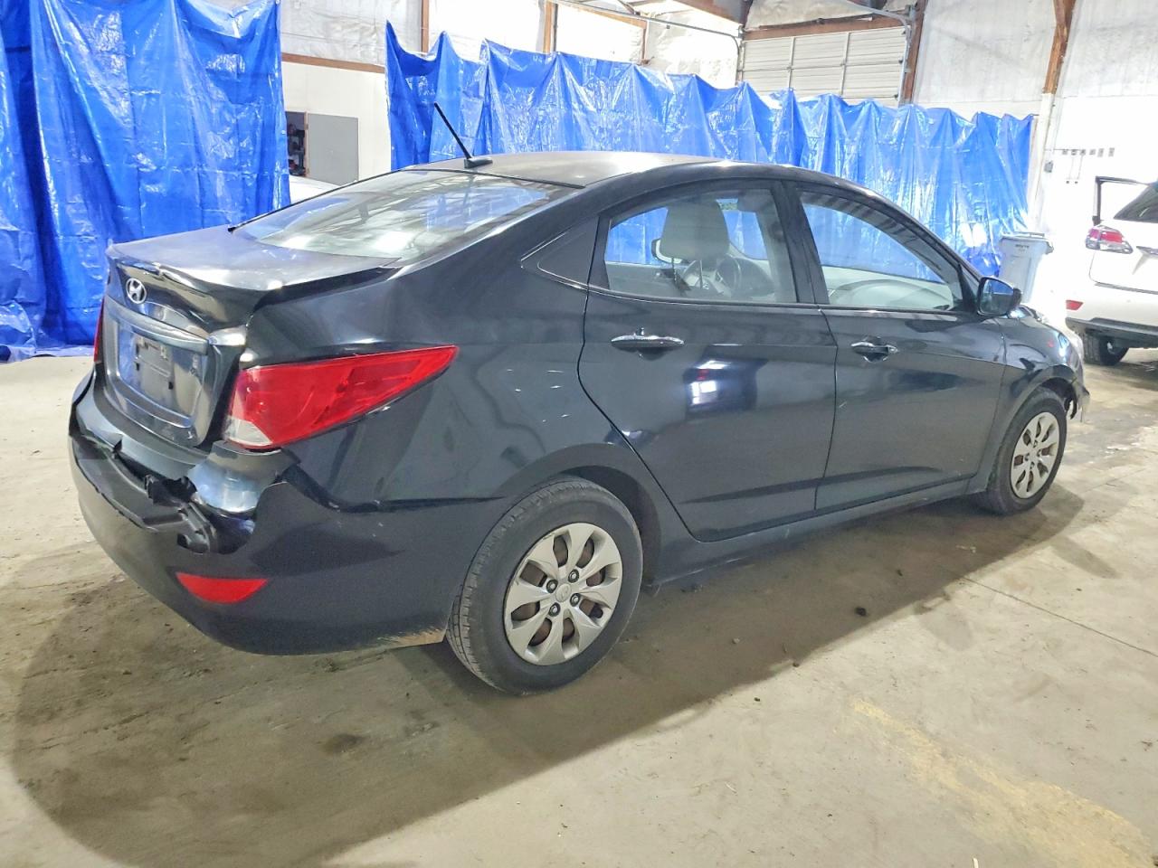 2016 HYUNDAI ACCENT SE photo 3