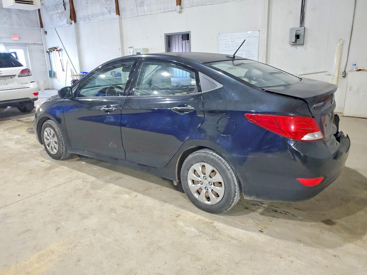 2016 HYUNDAI ACCENT SE photo 2