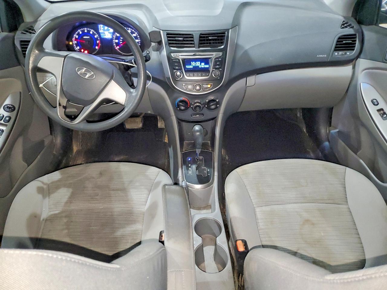 2016 HYUNDAI ACCENT SE photo 8