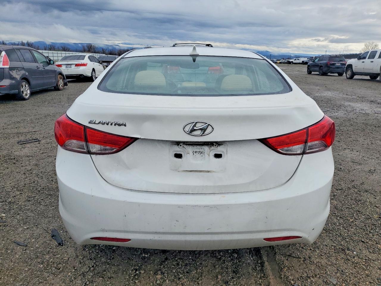 2013 HYUNDAI ELANTRA GLS photo 6