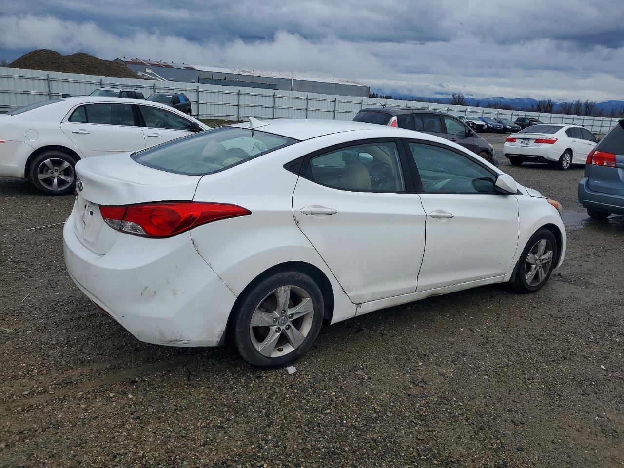 2013 HYUNDAI ELANTRA GLS photo 3