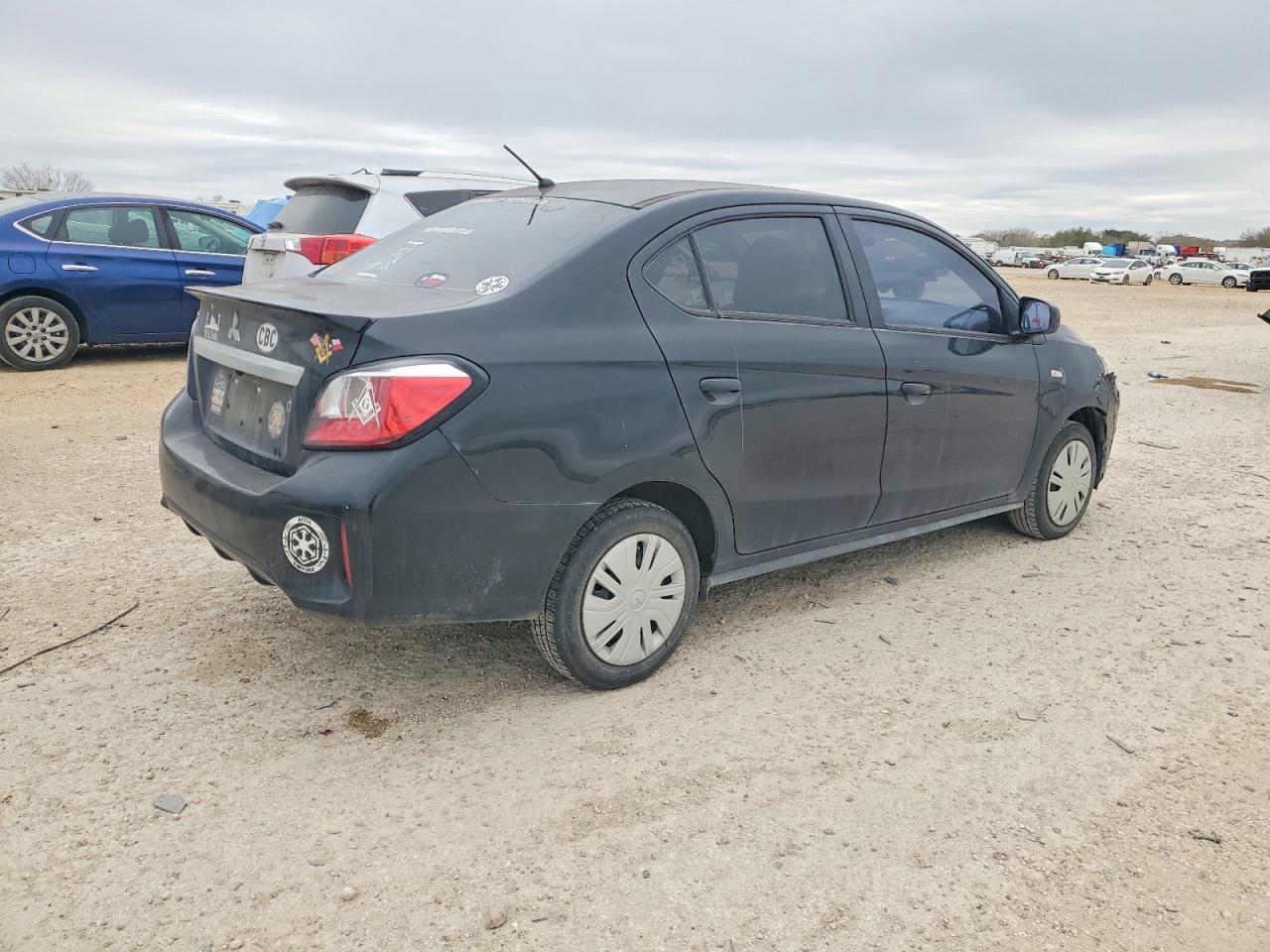 2023 MITSUBISHI MIRAGE G4 ES photo 3