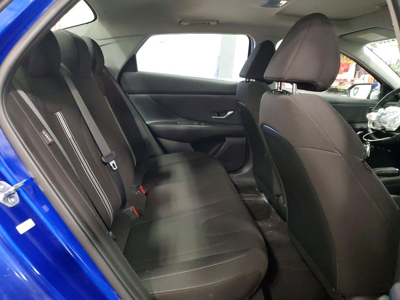 2024 HYUNDAI ELANTRA SEL photo 10