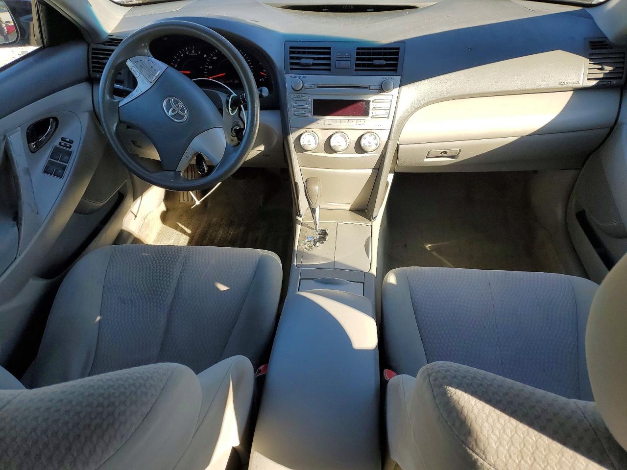 2011 TOYOTA CAMRY BASE photo 8