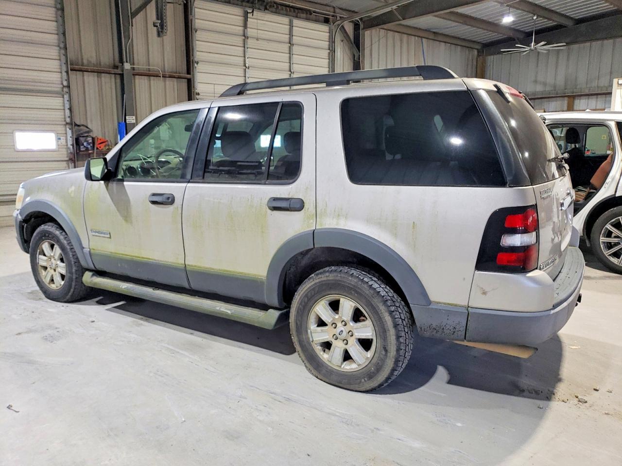 2006 FORD EXPLORER XLT photo 2