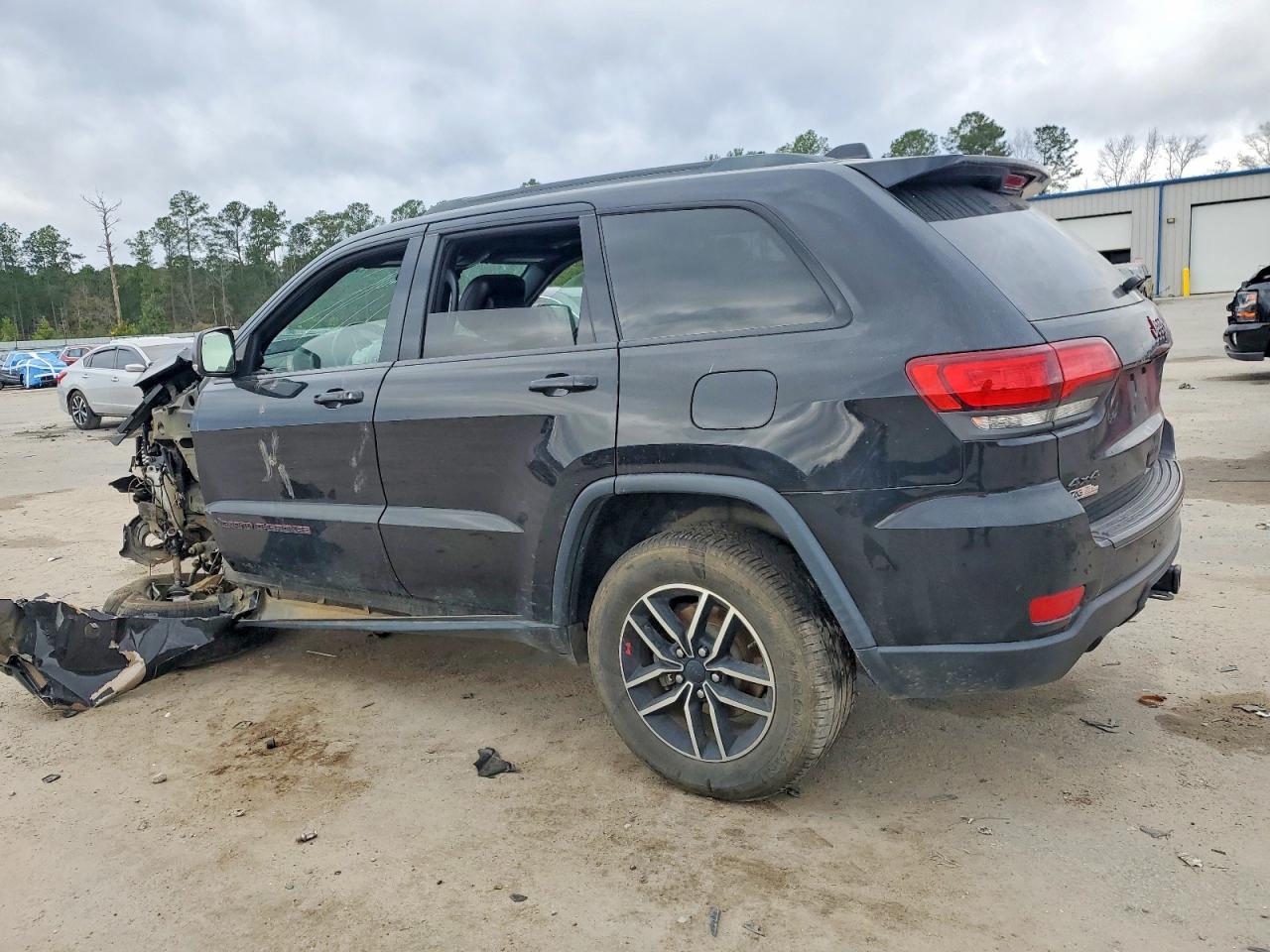 2020 JEEP GRAND CHEROKEE TRAILHAWK photo 2