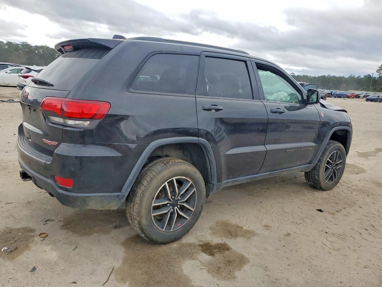 2020 JEEP GRAND CHEROKEE TRAILHAWK photo 3