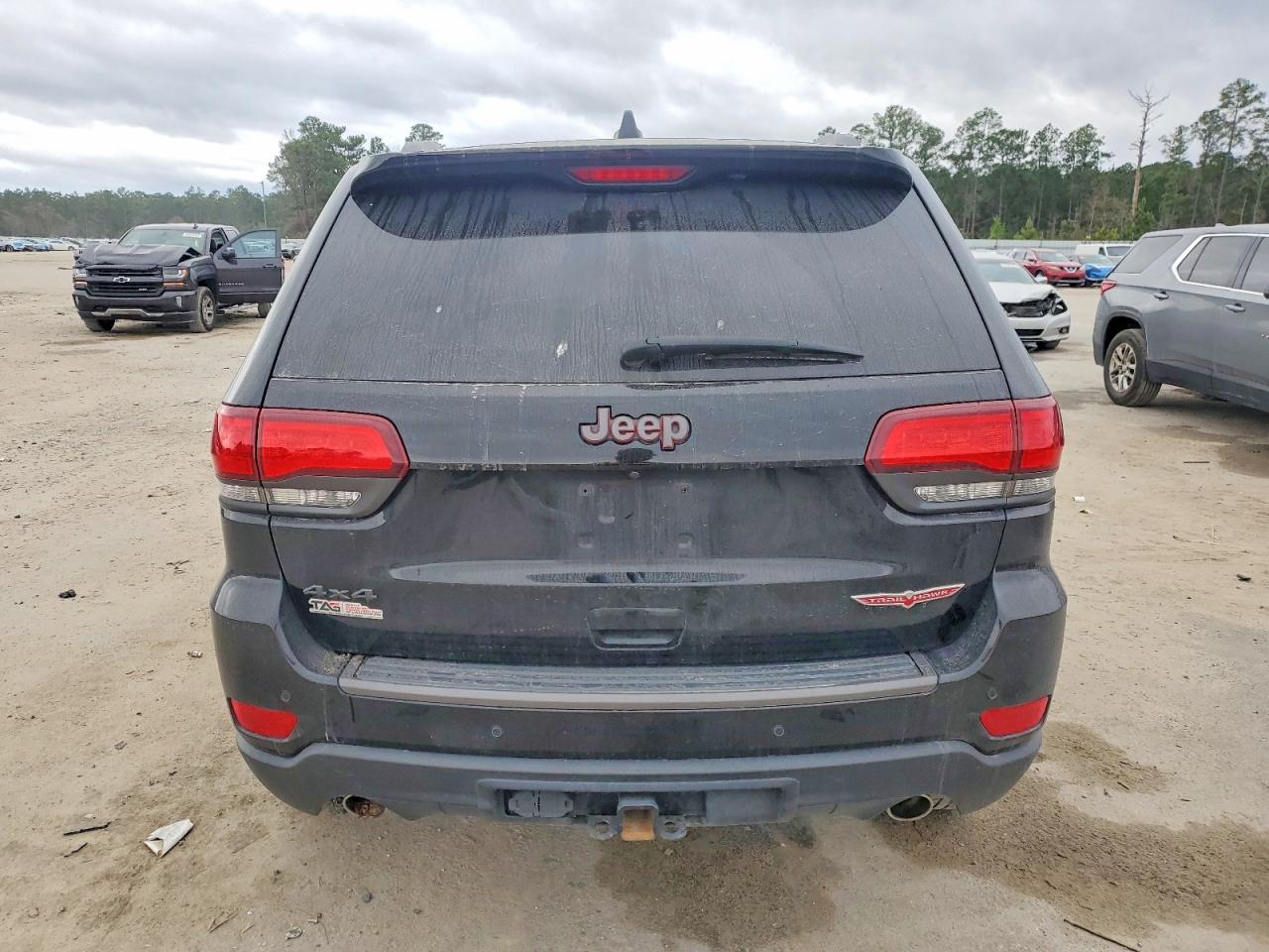 2020 JEEP GRAND CHEROKEE TRAILHAWK photo 6