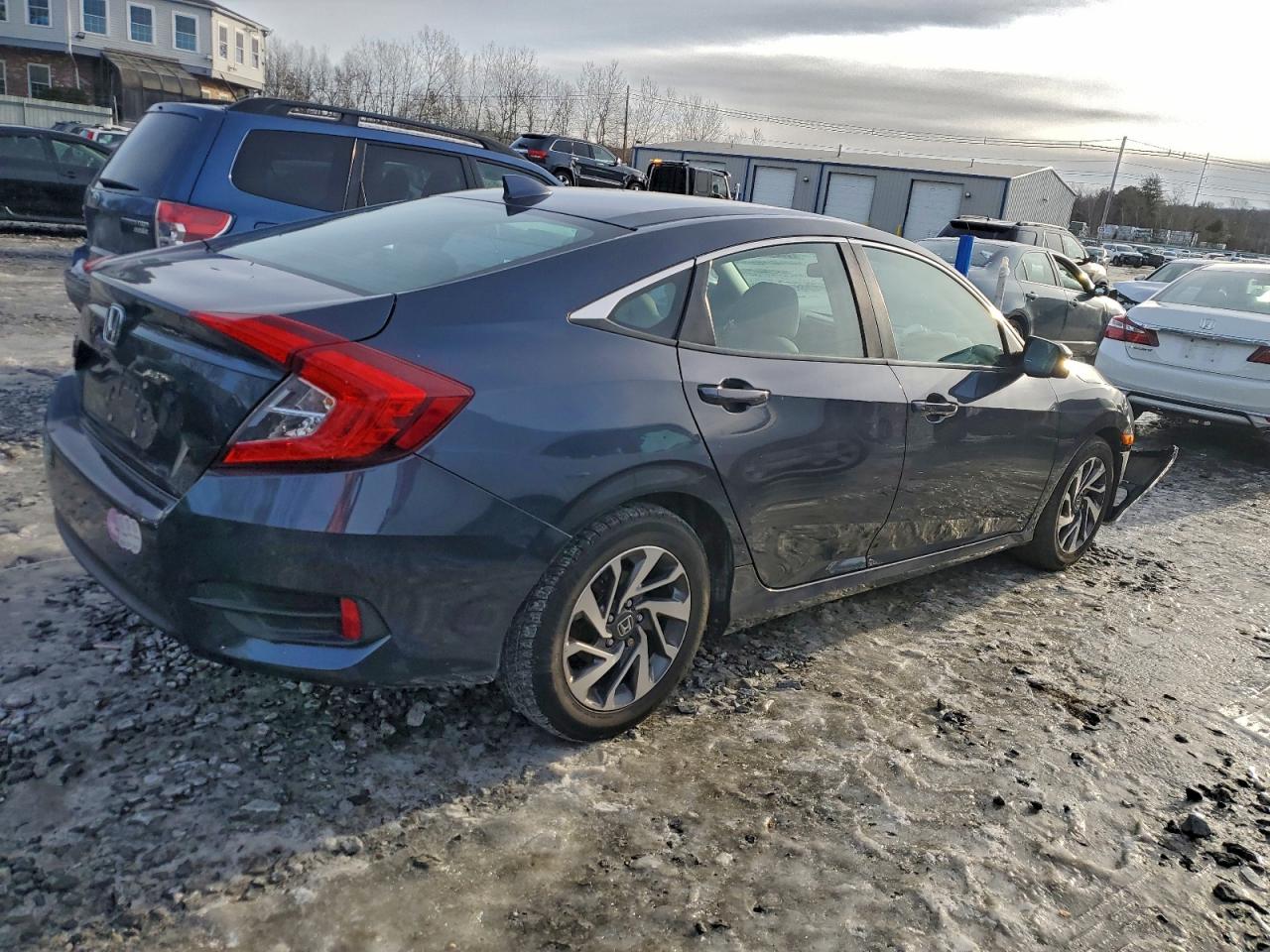 2017 HONDA CIVIC EX photo 3
