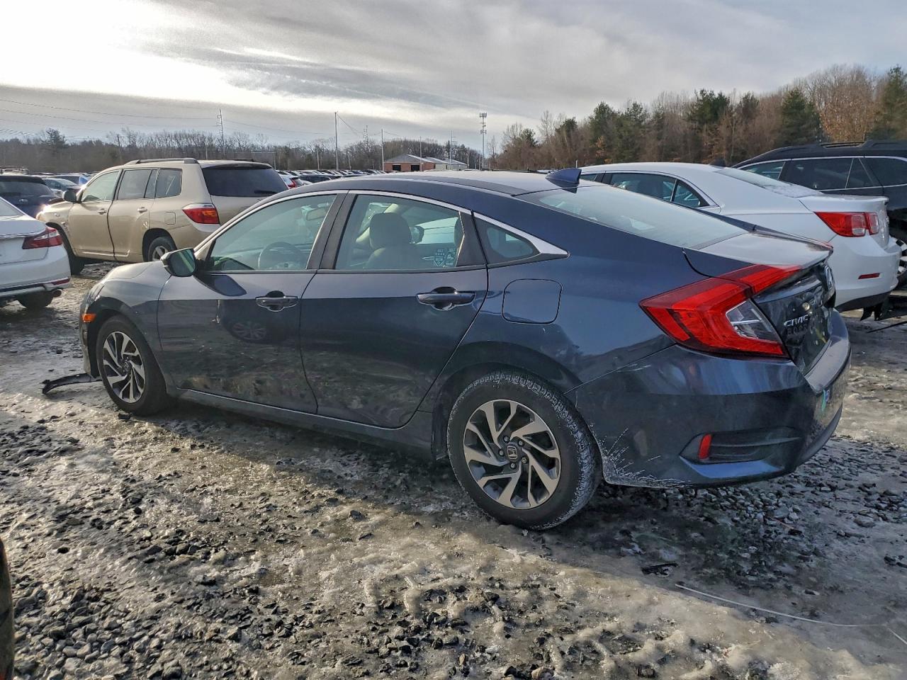 2017 HONDA CIVIC EX photo 2