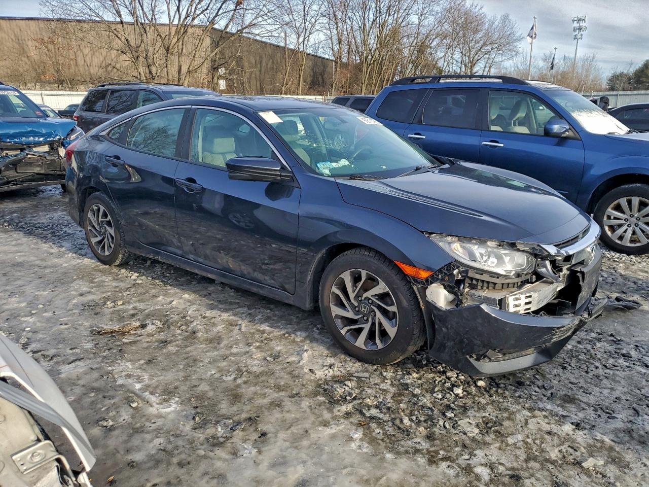 2017 HONDA CIVIC EX photo 4