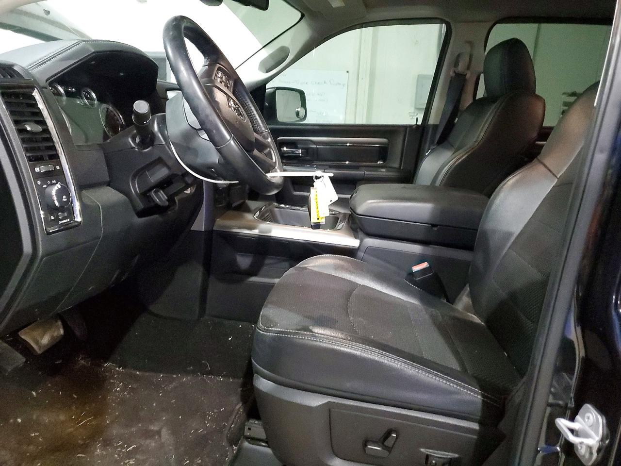 2016 RAM 1500 SPORT photo 7