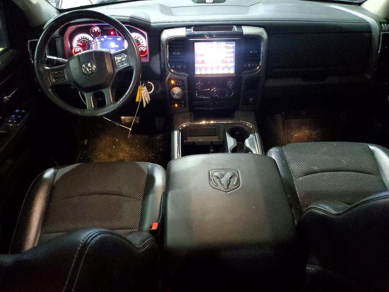 2016 RAM 1500 SPORT photo 8