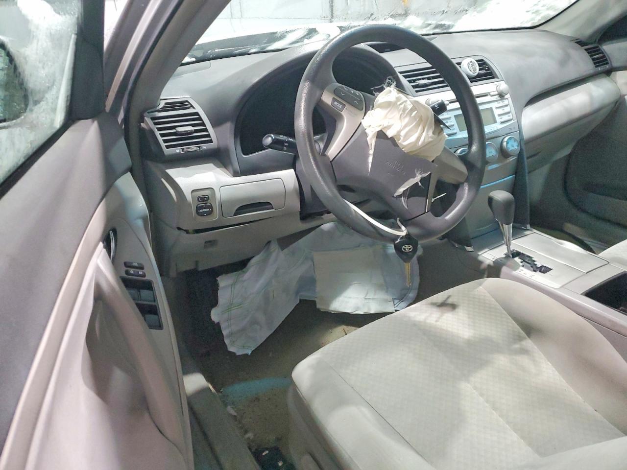 2009 TOYOTA CAMRY BASE photo 8