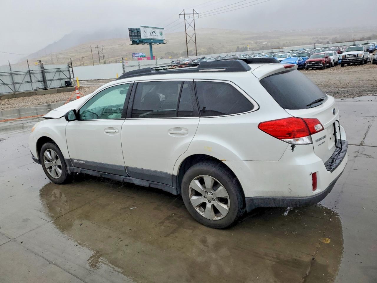 2010 SUBARU OUTBACK 2.5I PREMIUM photo 2
