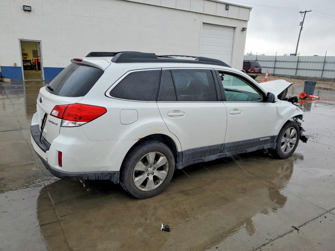 2010 SUBARU OUTBACK 2.5I PREMIUM photo 3