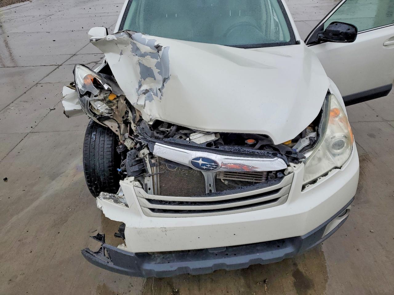 2010 SUBARU OUTBACK 2.5I PREMIUM photo 11