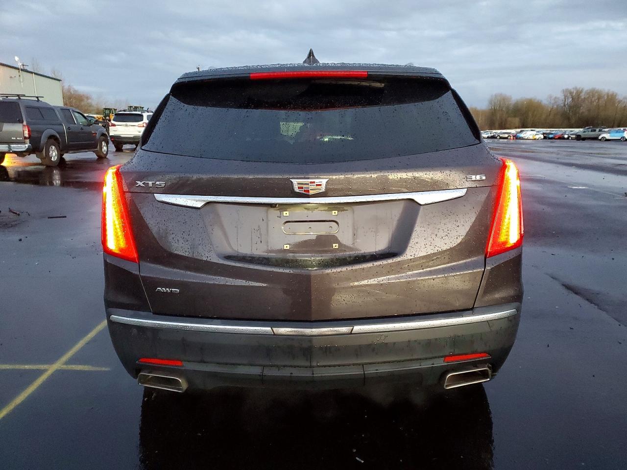 2017 CADILLAC XT5 LUXURY photo 6
