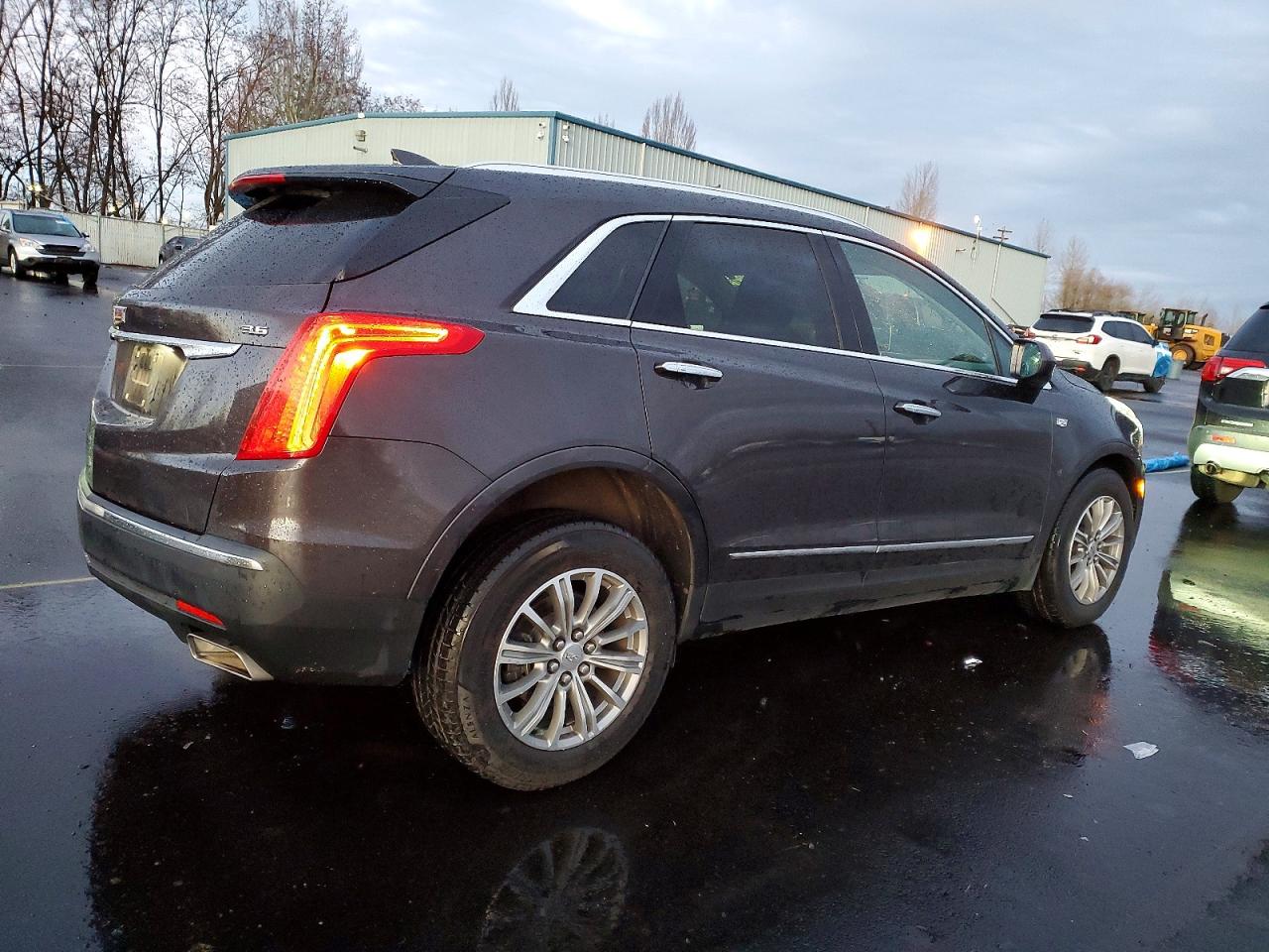 2017 CADILLAC XT5 LUXURY photo 3