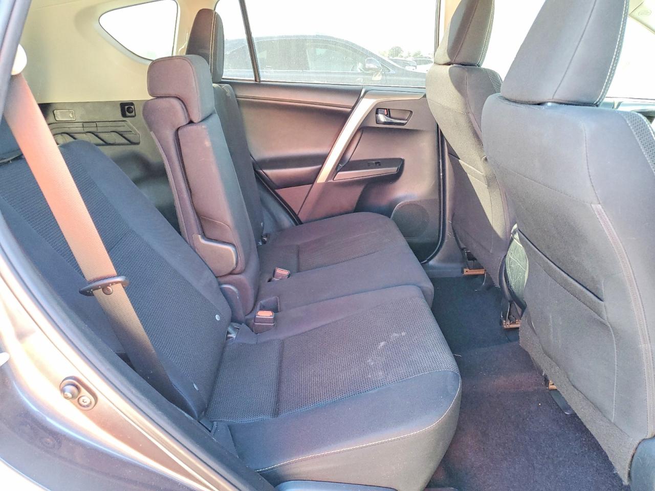 2017 TOYOTA RAV4 XLE photo 10
