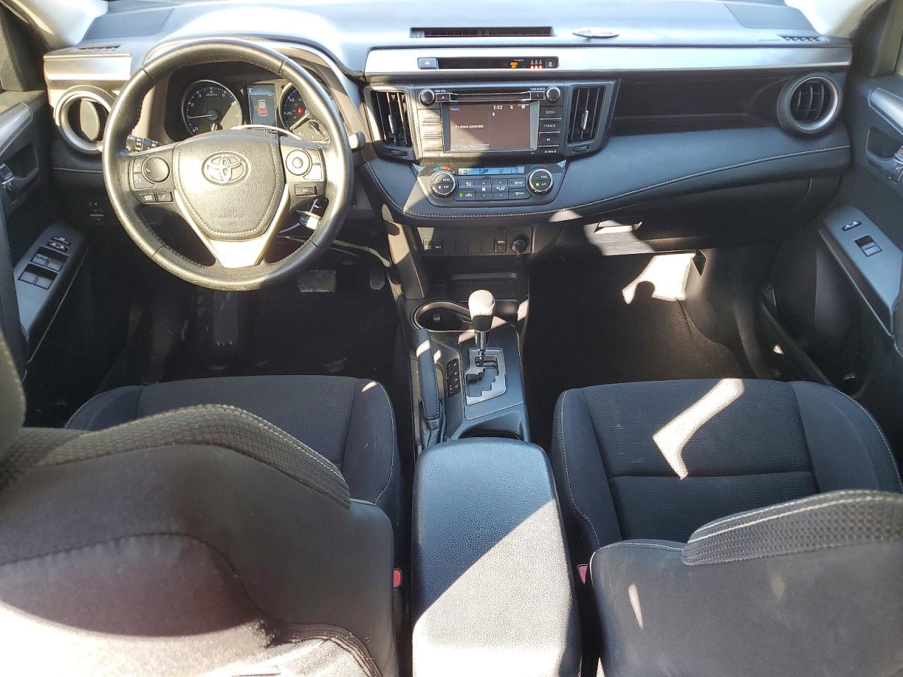 2017 TOYOTA RAV4 XLE photo 8