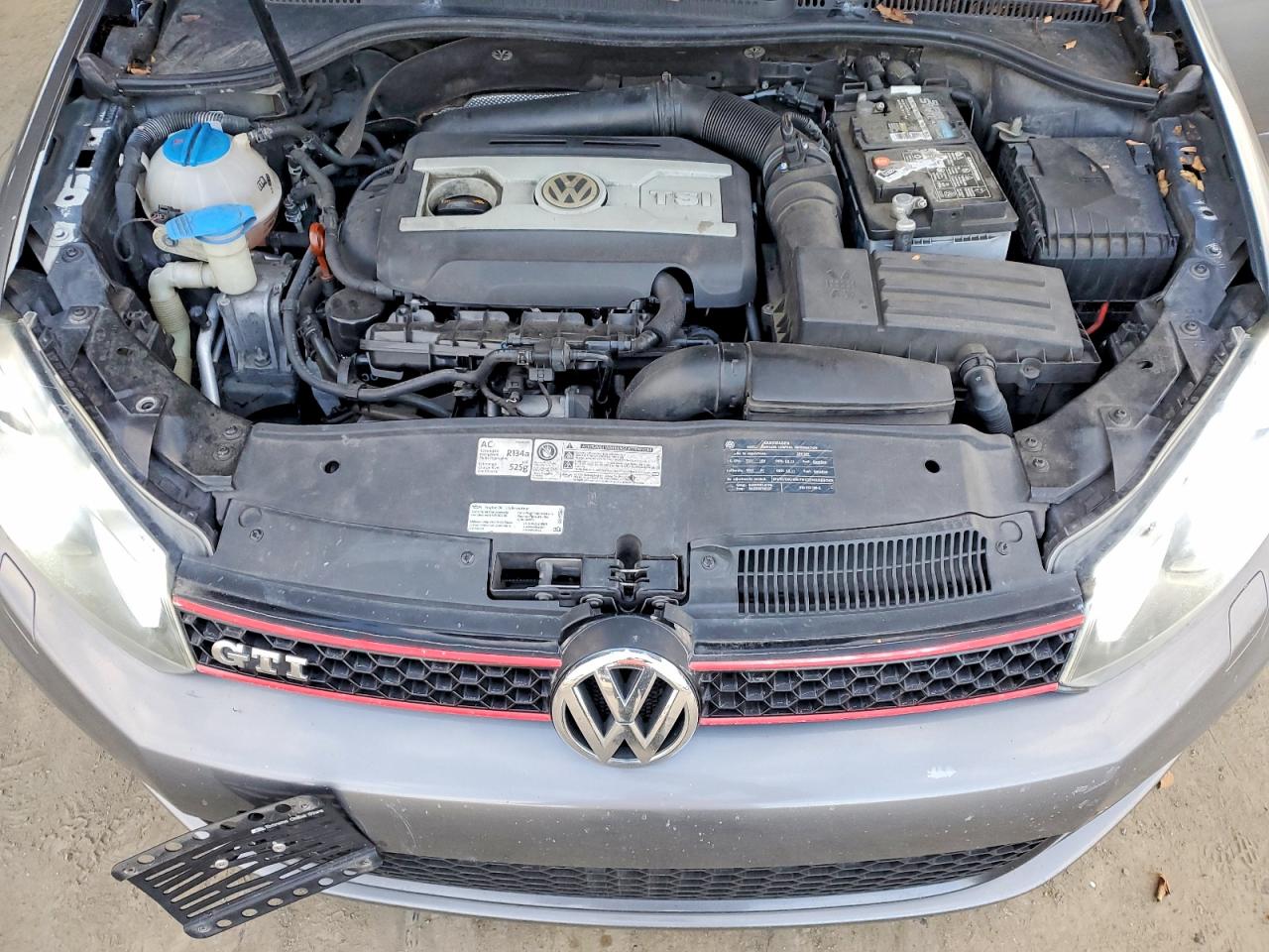 2011 VOLKSWAGEN GTI photo 11