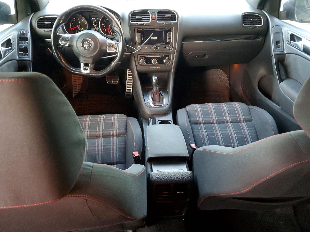 2011 VOLKSWAGEN GTI photo 8