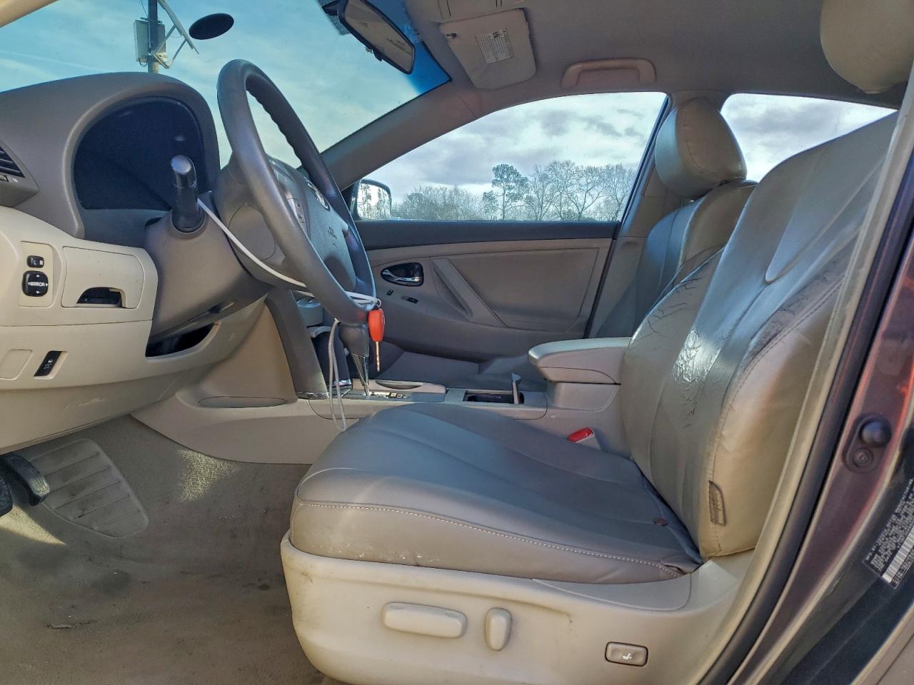 2011 TOYOTA CAMRY BASE photo 7
