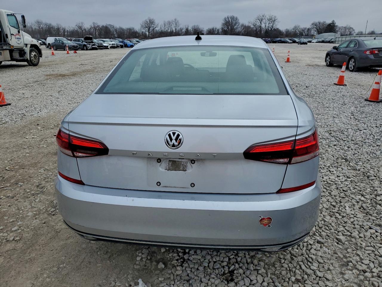2020 VOLKSWAGEN PASSAT SE photo 6