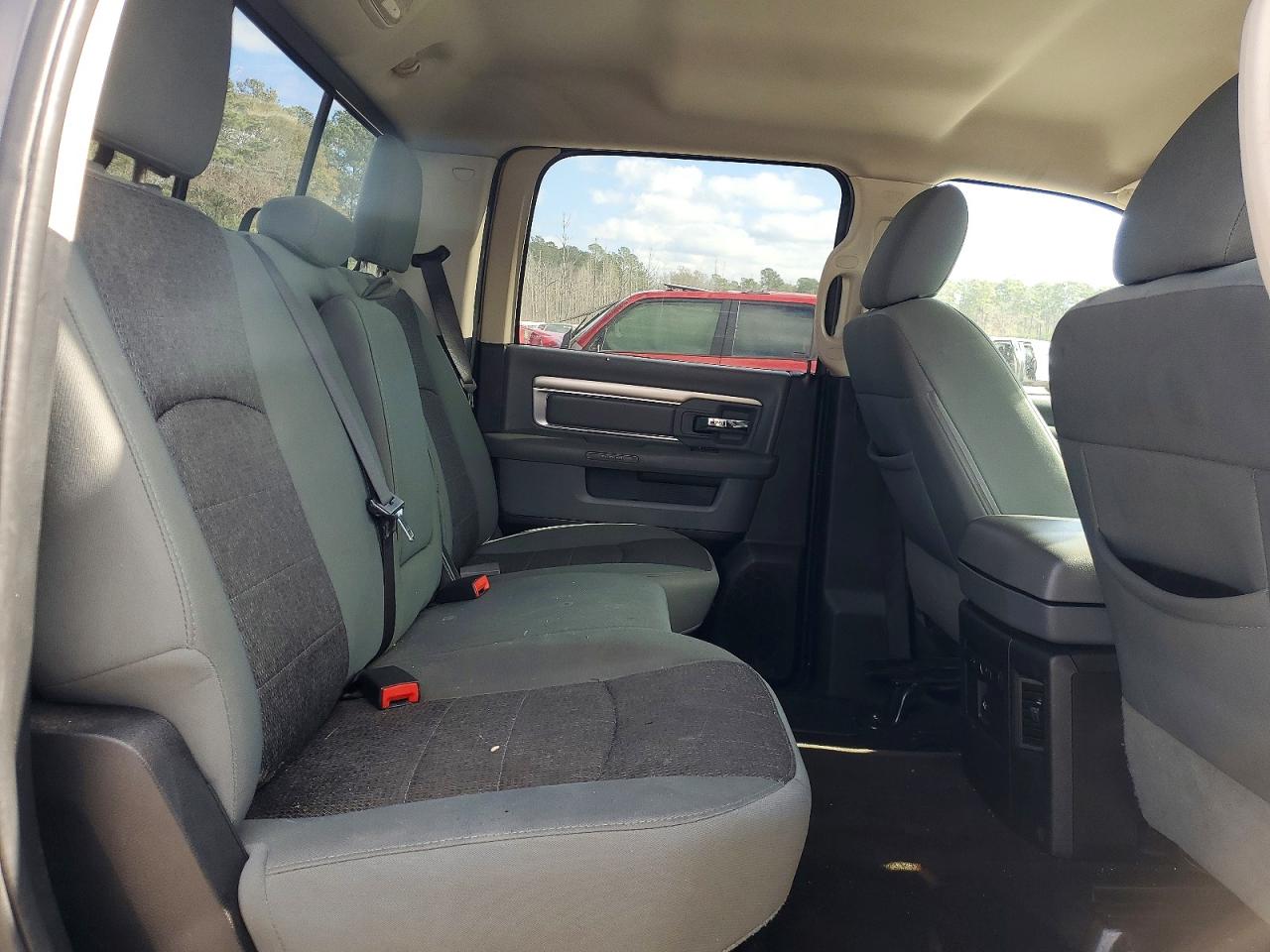 2015 RAM 1500 SLT photo 10