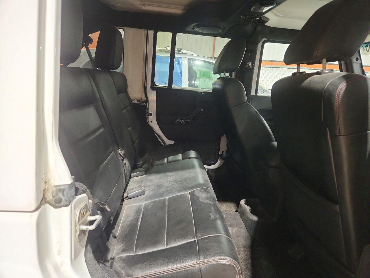 2012 JEEP WRANGLER UNLIMITED SAHARA photo 11